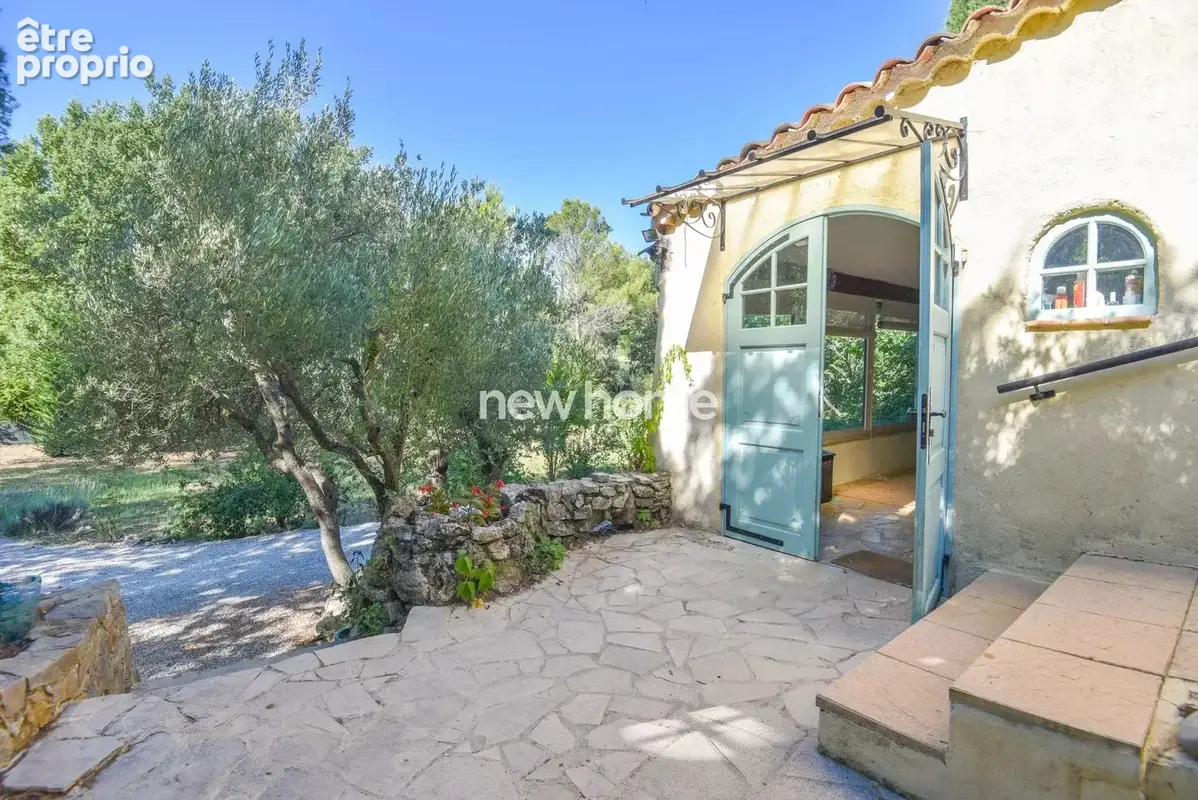 Maison 4 chambres au clame sur un beau terrain arboré - photo 9