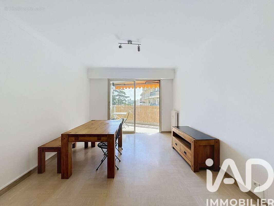 Photo 4 - Appartement à SAINT-LAURENT-DU-VAR
