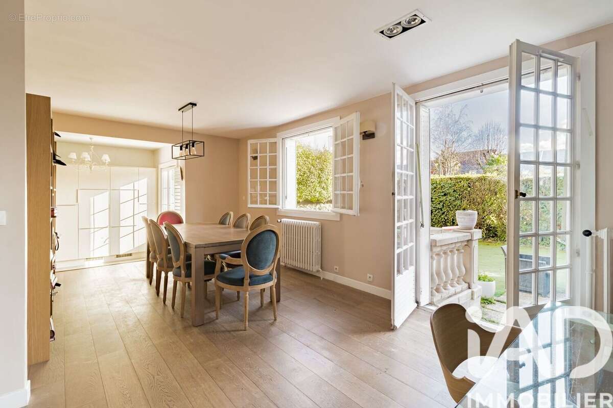 Maison 170 m² à Saint-Maur-Des-Fosses  - photo 4