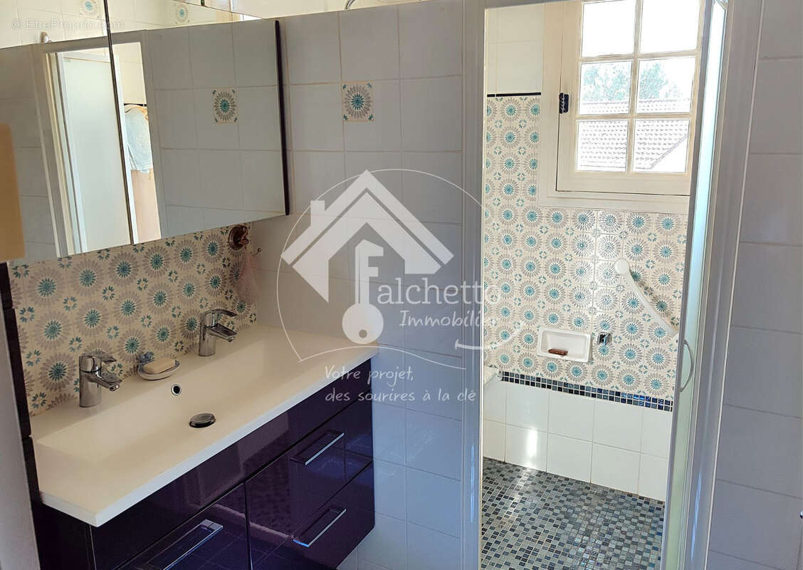 Maison à LA ROCHE-BLANCHE