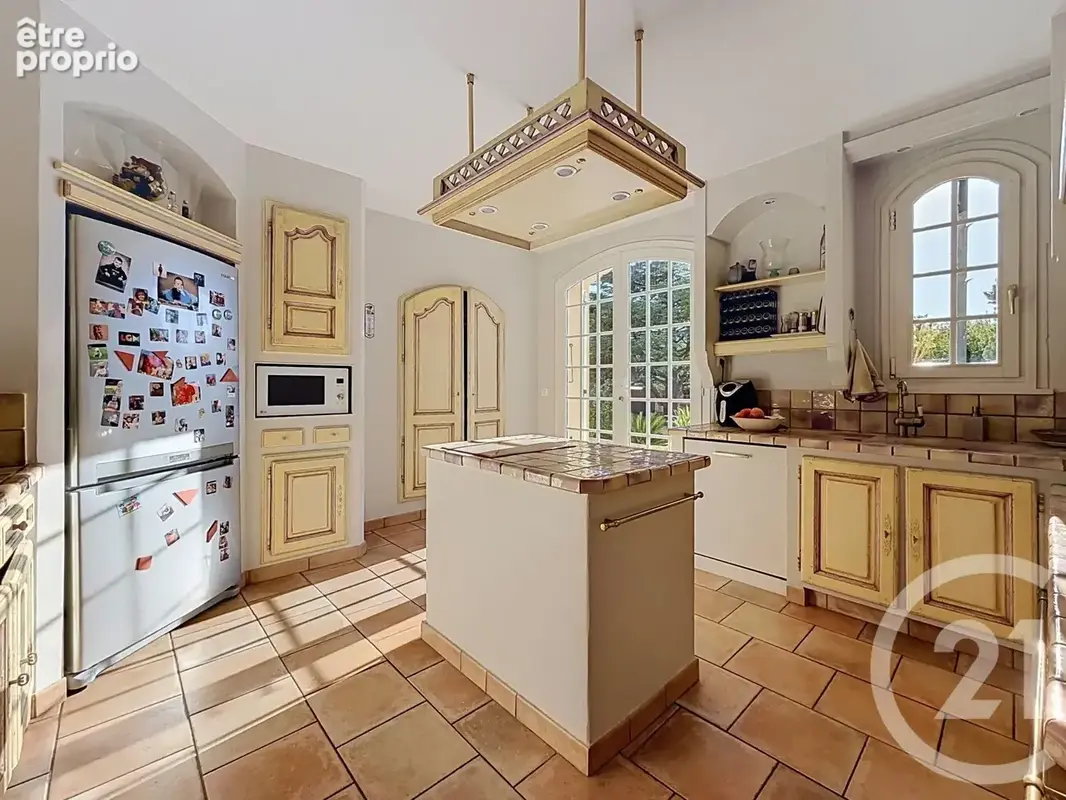 Maison 5 pièces 231 m² à vendre à Morieres-Les-Avignon (84310) - photo 11