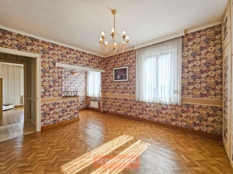 Maison à CROISILLES