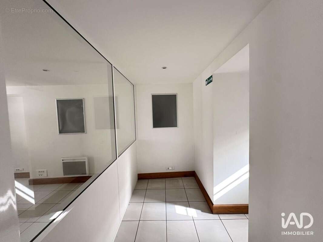 Photo 6 - Commerce à TRAPPES