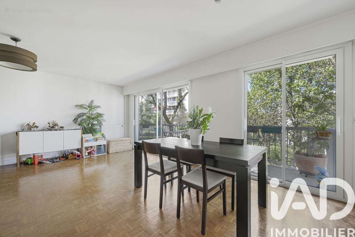 Photo 2 - Appartement à RUEIL-MALMAISON