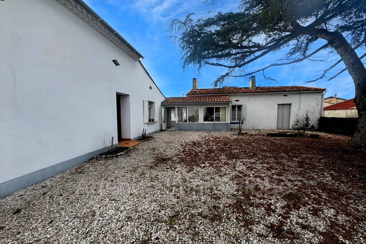 Maison à BEGADAN