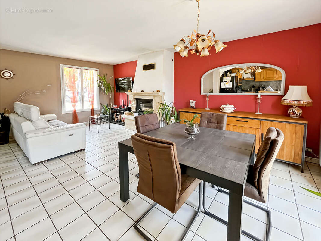 Maison à SAULX-LES-CHARTREUX