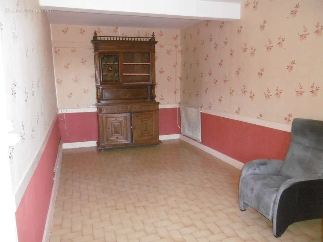 Maison à MONTCEAUX-L'ETOILE