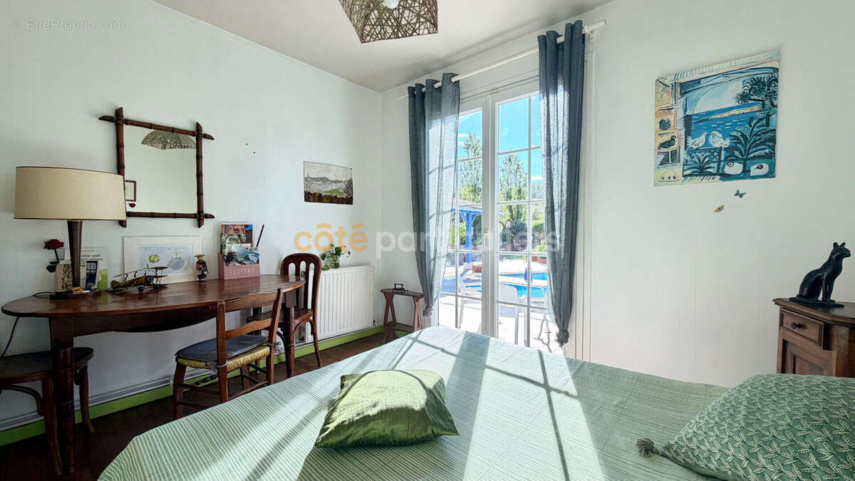 Maison à SAINT-ETIENNE-DE-TULMONT