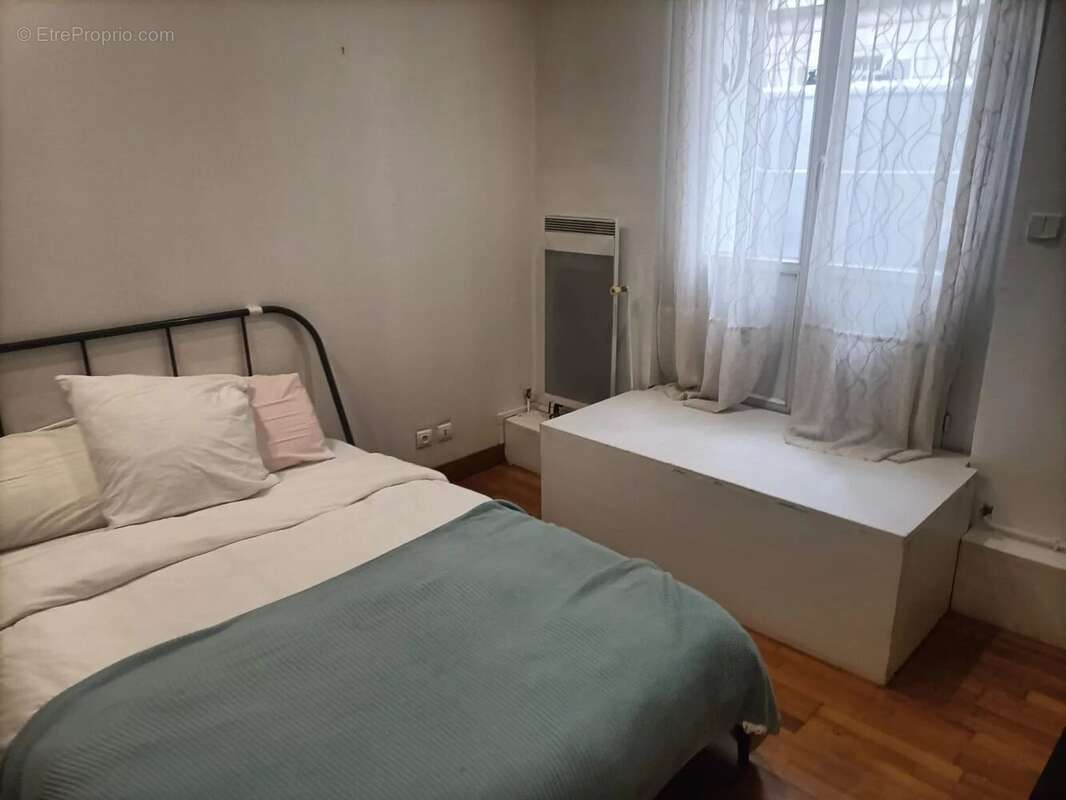 Appartement à PARIS-8E