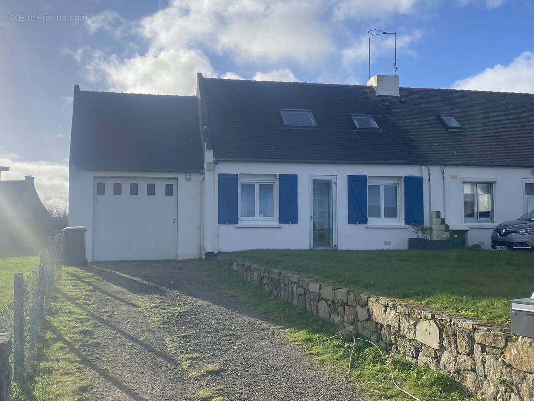 Maison à LAMPAUL-PLOUARZEL