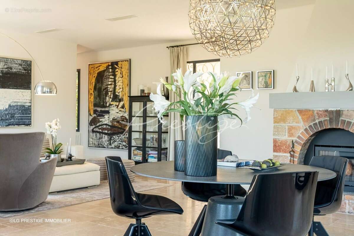 Maison à MANDELIEU-LA-NAPOULE