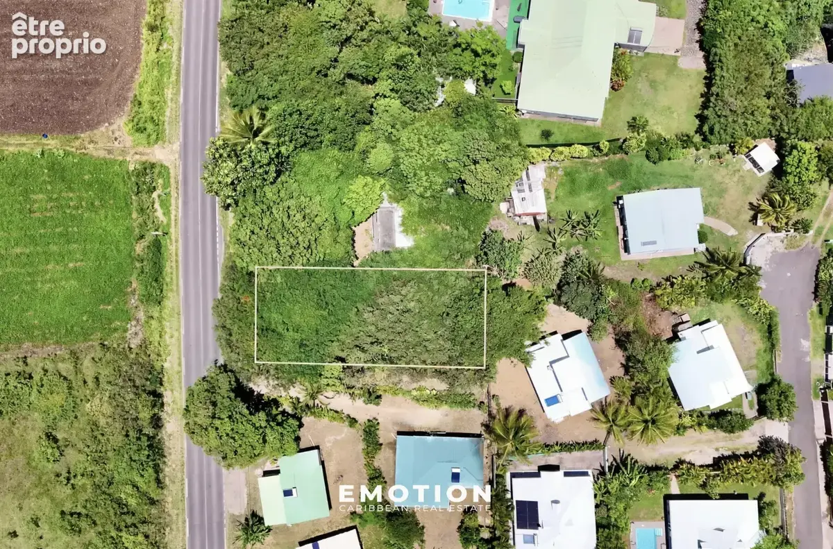 Terrain constructible de 640 m2 - SAINT FRANÇOIS - photo 3