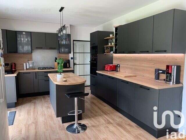 Maison 154 m² à La Feuillee  - photo 2