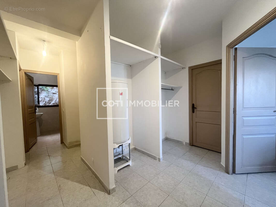 Sartene - 3 pieces - 69m2 - photo 4