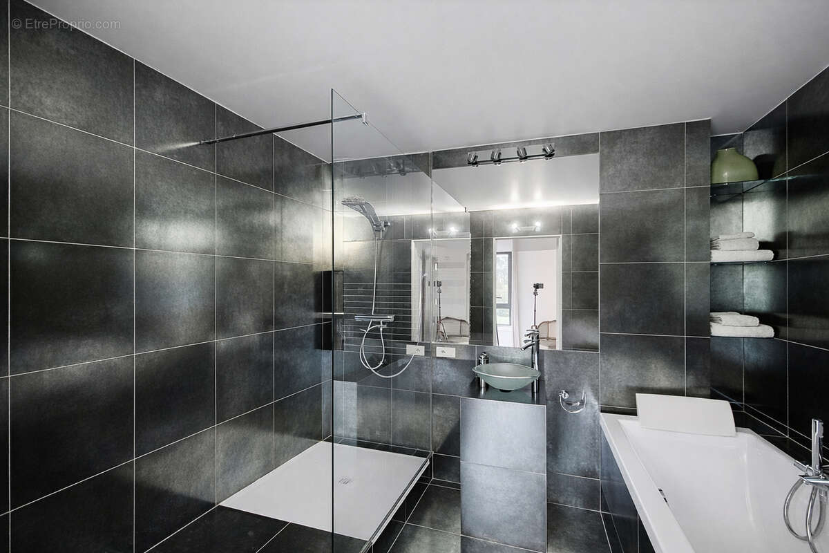 Appartement à SURESNES