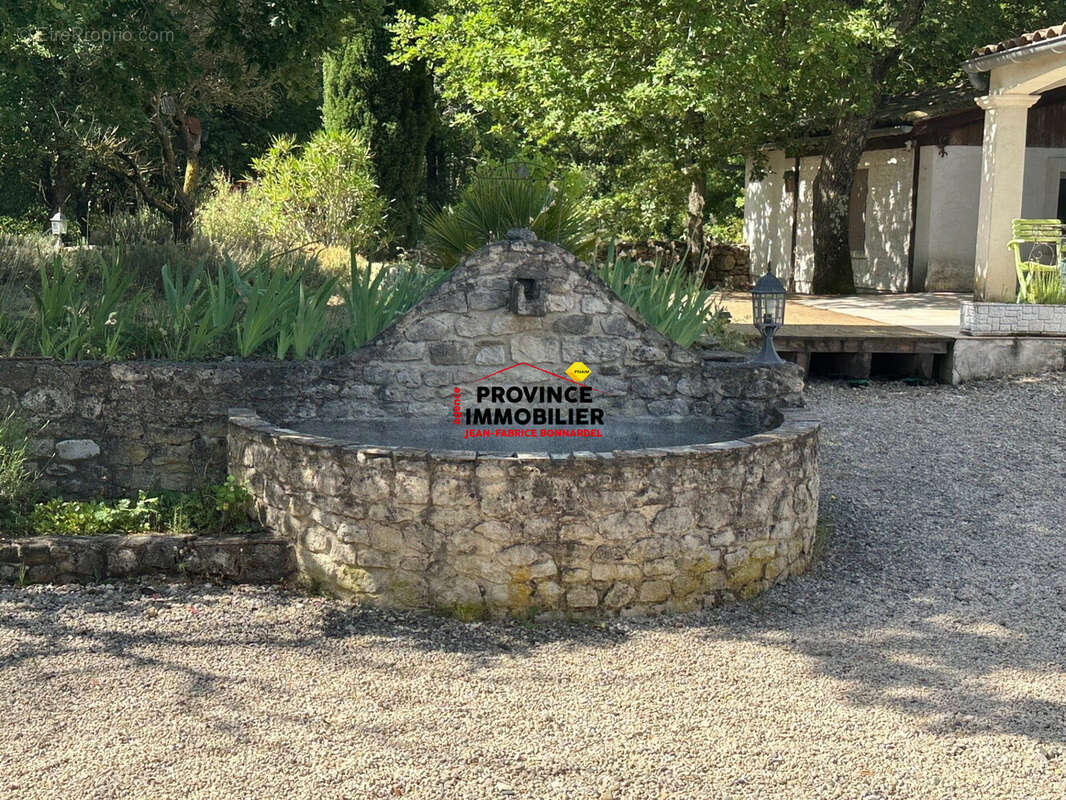 Maison 246 m² à Grignan  - photo 3