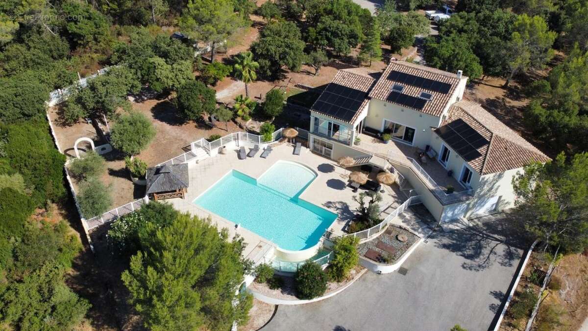 Maison à CUERS