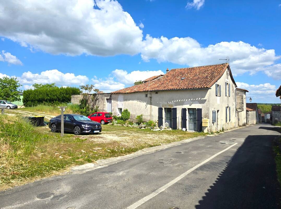 Maison à VERTEUIL-SUR-CHARENTE