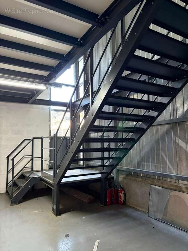 Photo 8 - Commerce à PANTIN