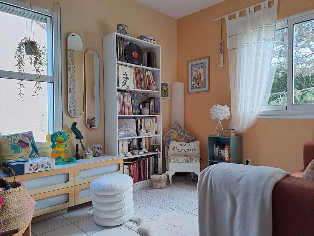 A vendre Maison de plain pied Les Essarts Le Roi 8 pièces 160 m2 - photo 9