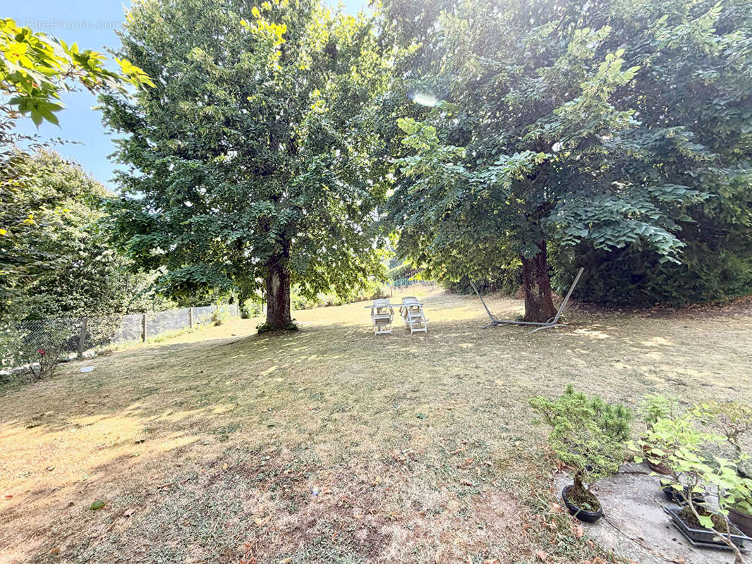 Charmante maison en pierre à Saint Romain Les Atheux 128.69m² - photo 5