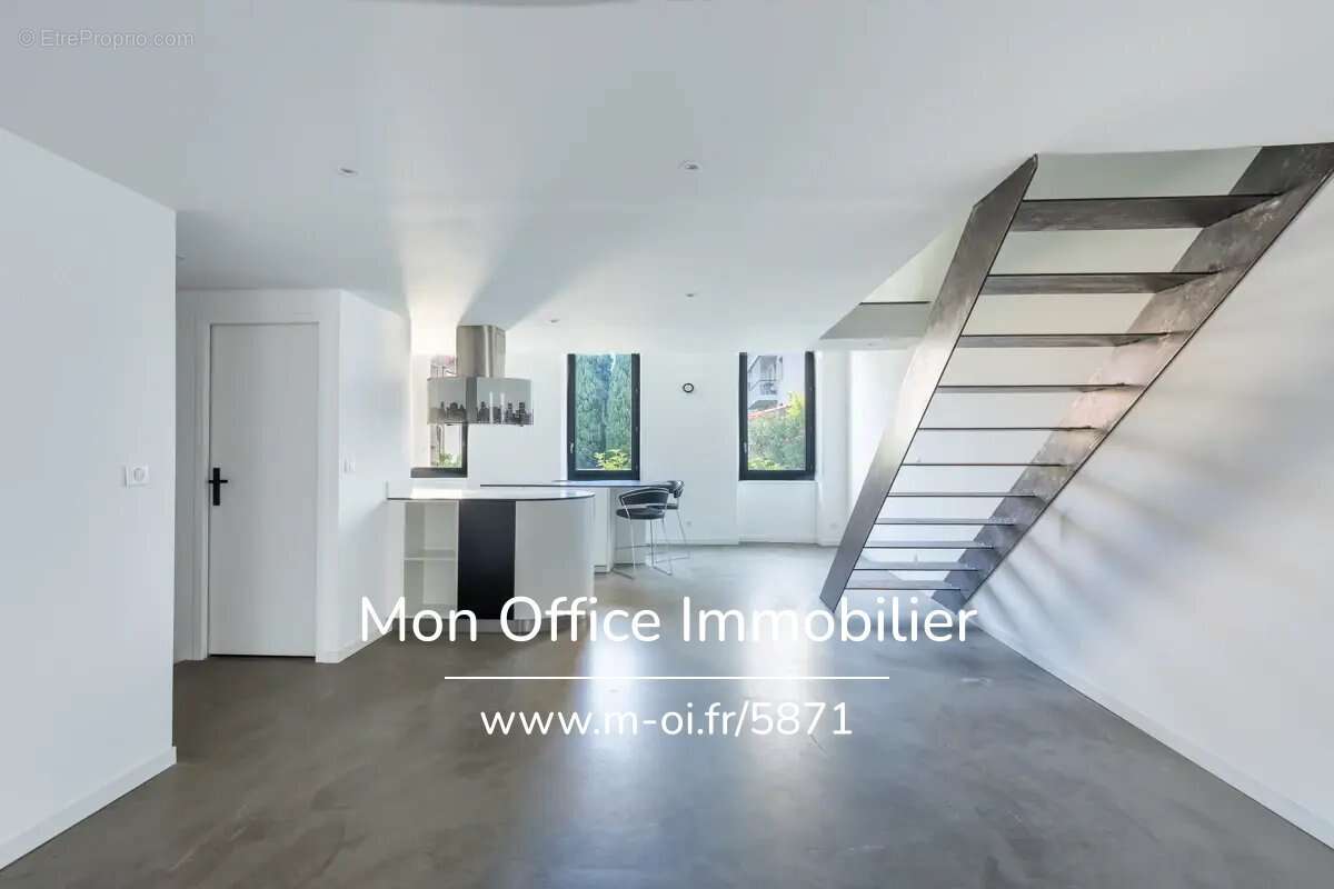 Appartement à MARSEILLE-5E