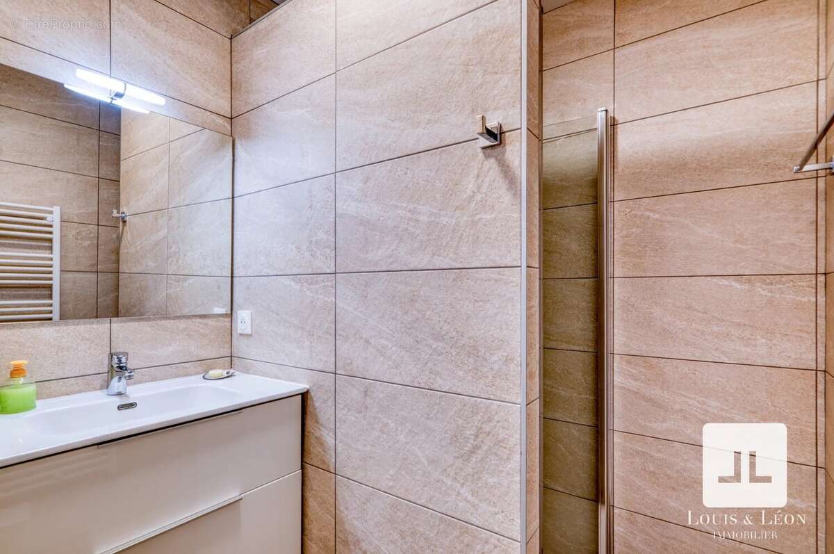 Appartement à ANSE