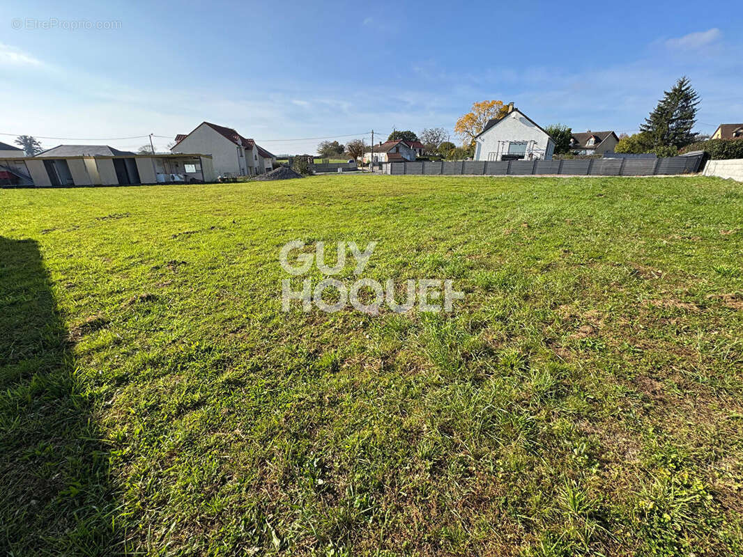 Terrain à MONTCHANIN