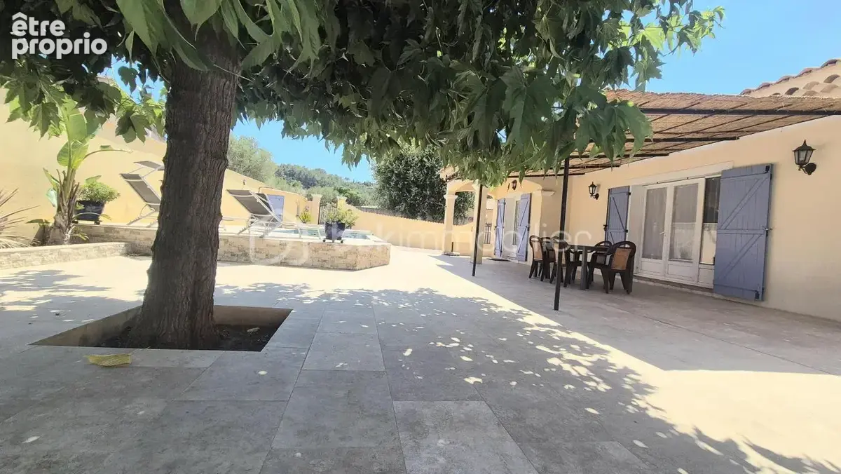 PIERREFEU - Villa de 128 m² - Parcelle 1000 m² - 4 chambres - Garage - Piscine - photo 16