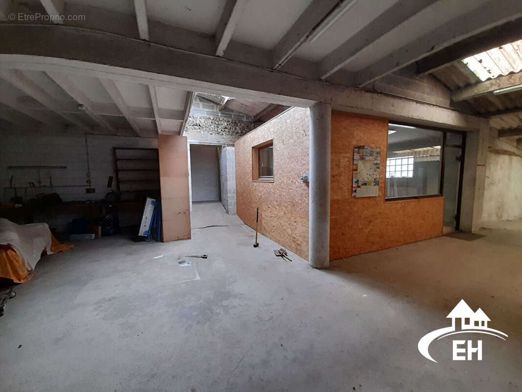 Ensemble immobilier - maison et batiment - photo 5