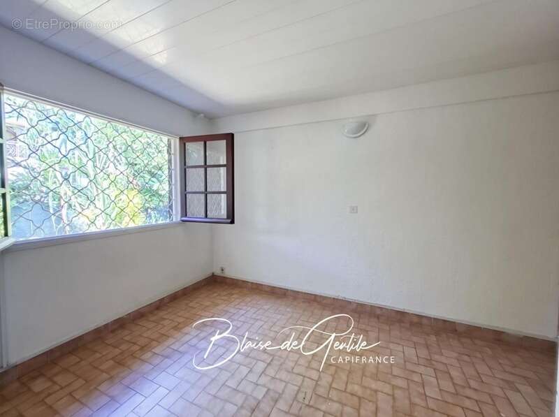 Maison à BAIE-MAHAULT