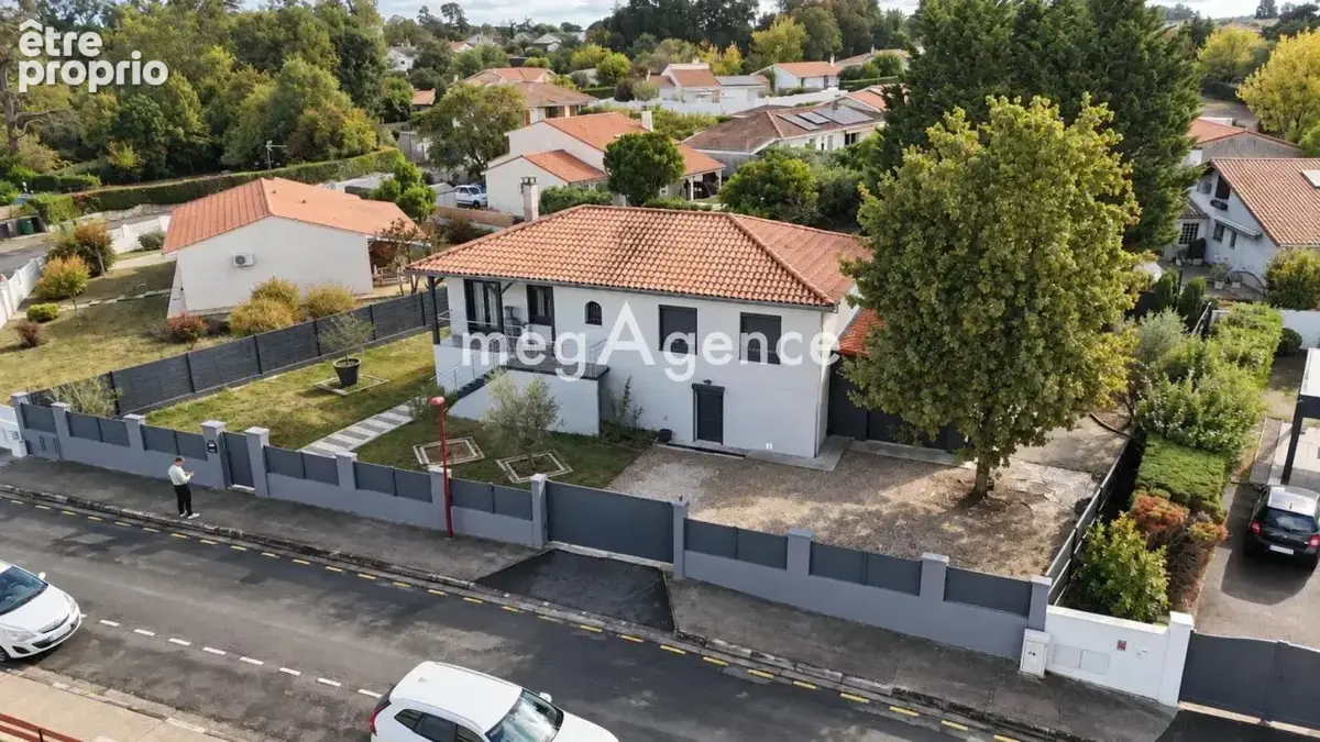 Maison à BASSENS