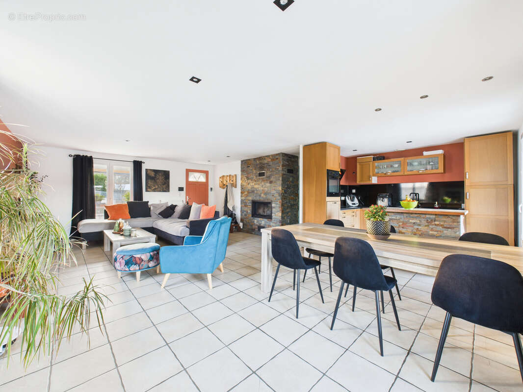 Maison à BAS-EN-BASSET