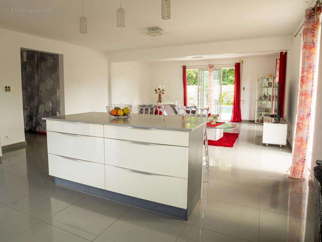 Maison 131 m² à Le Moule  - photo 8