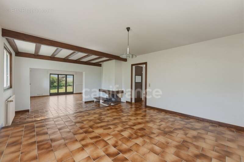 Maison à PREVESSIN-MOENS