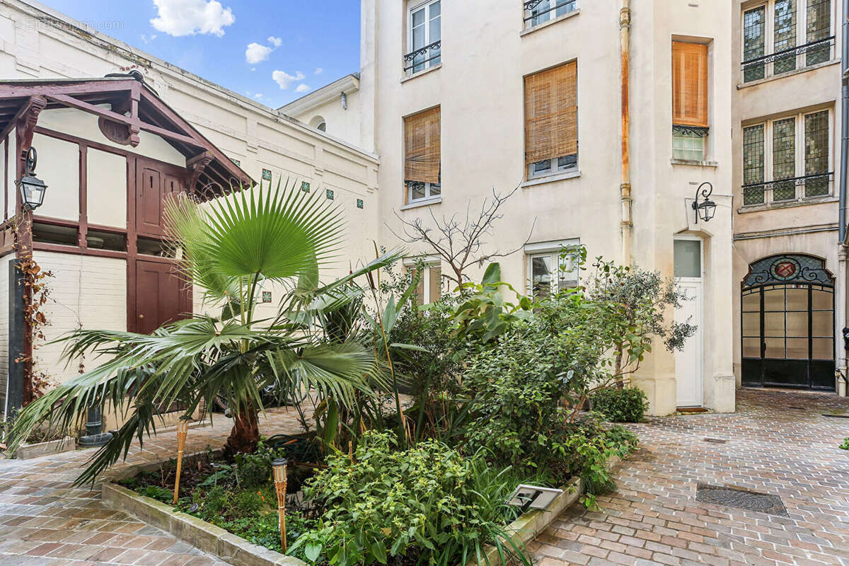 Appartement à LEVALLOIS-PERRET