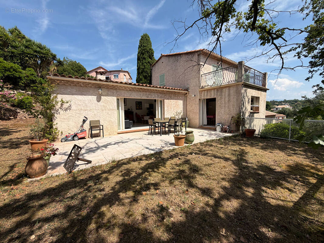 Maison à LA GAUDE