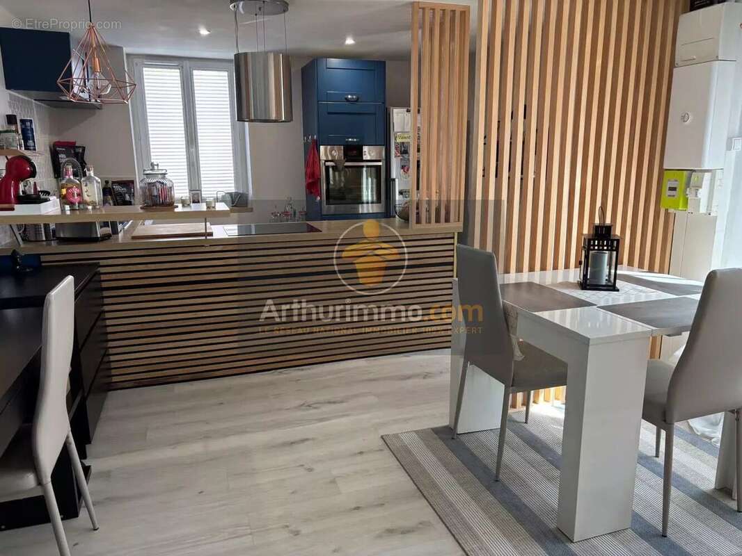 Appartement à BRIE-COMTE-ROBERT