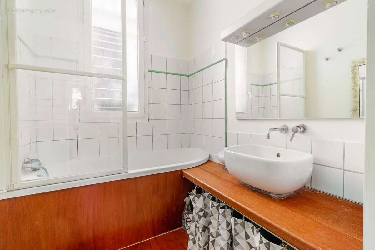 Appartement à LEVALLOIS-PERRET