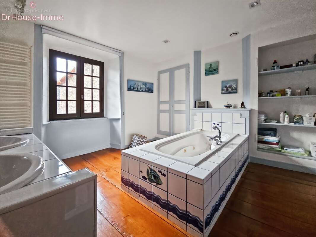 Maison 262 m² à Soleymieux  - photo 12
