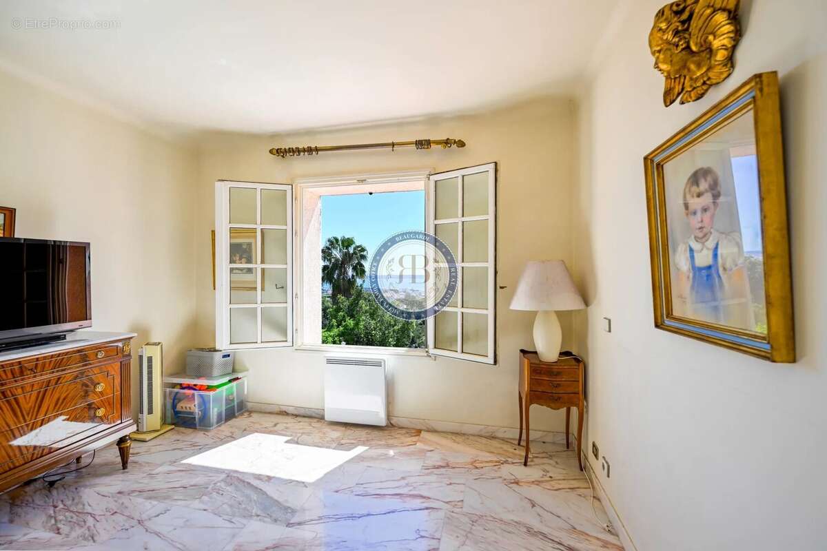 Maison à VALLAURIS