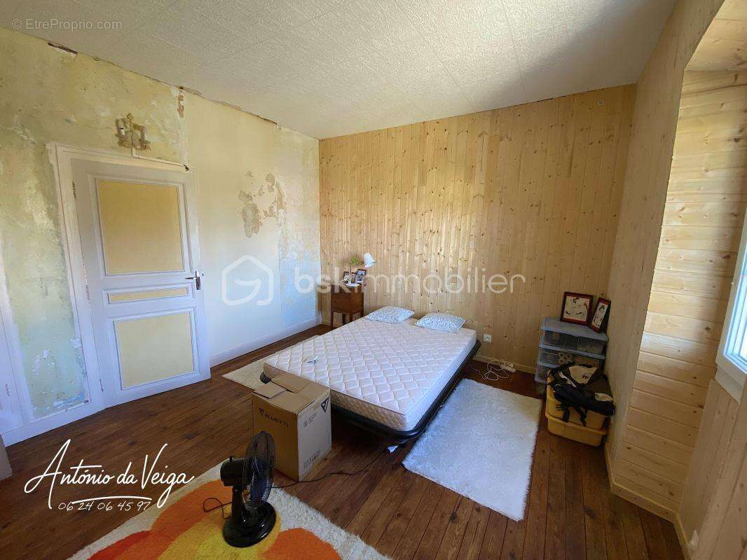   Authentique Maison de Garde-Barrière avec Terrain et Dépendances - photo 6