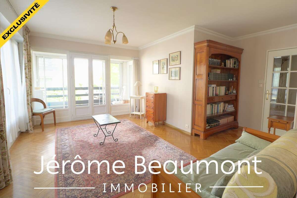 Appartement à EZANVILLE