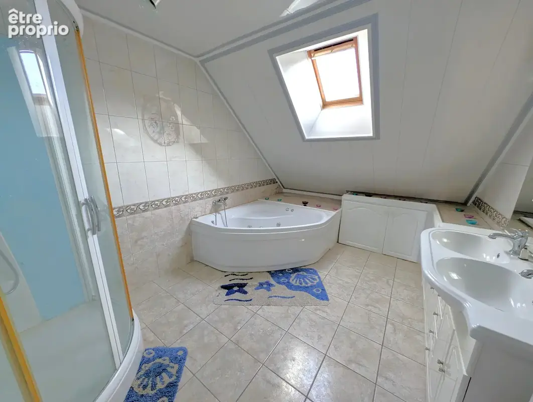 Villiers-Sur-Tholon pavillon de 225m2 habitable sur jardin de 1300m2 construit en 2007 avec 6 chambres. - photo 9
