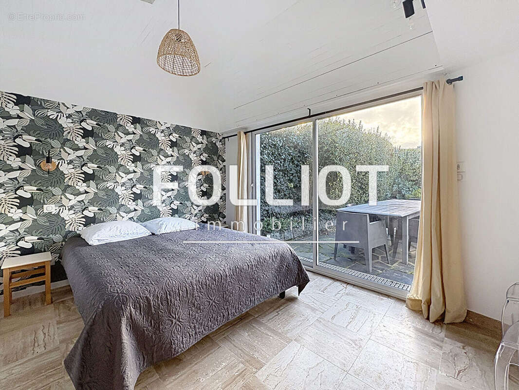 Maison à DONVILLE-LES-BAINS