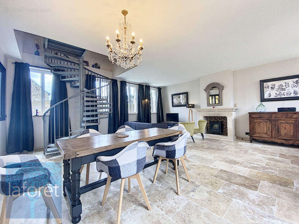 Maison à SAINT-MARS-SUR-LA-FUTAIE