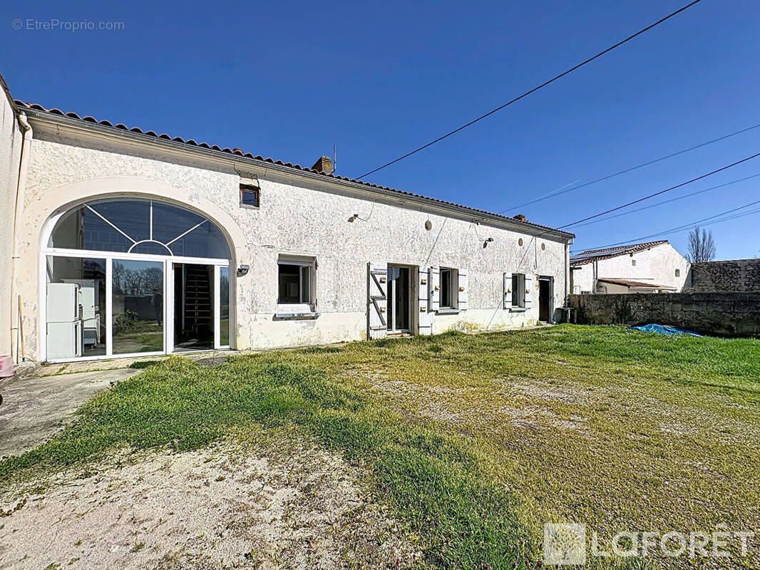 Maison à SAINT-ANDRE-DE-CUBZAC