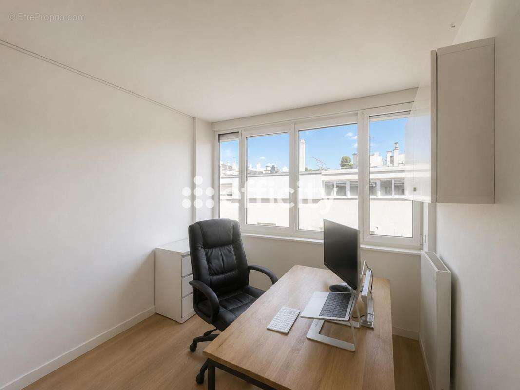 Appartement à NEUILLY-SUR-SEINE
