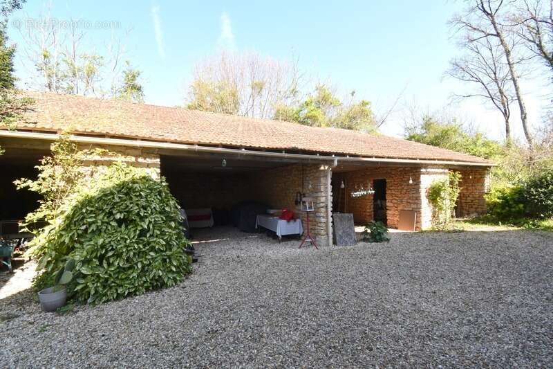Maison à RUFFEC