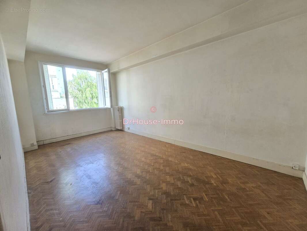 Appartement 47 m² à Colombes  - photo 2